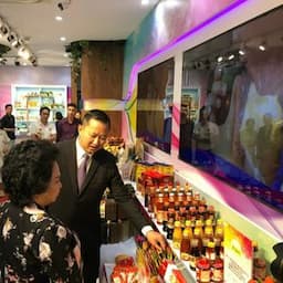 chili sauce, fish sauce