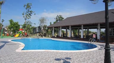 Public swimming pool