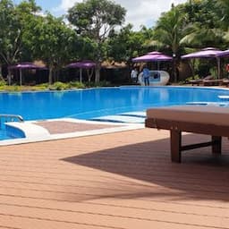 Public swimming pool