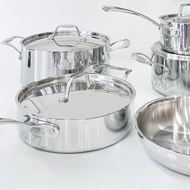 stainless steel kitchenware and cookware
