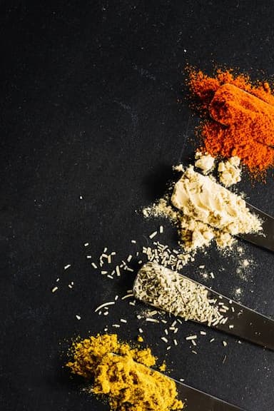 Mixtures of additives and spice blends