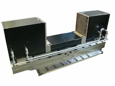 Centering clamping device for friction welding machine